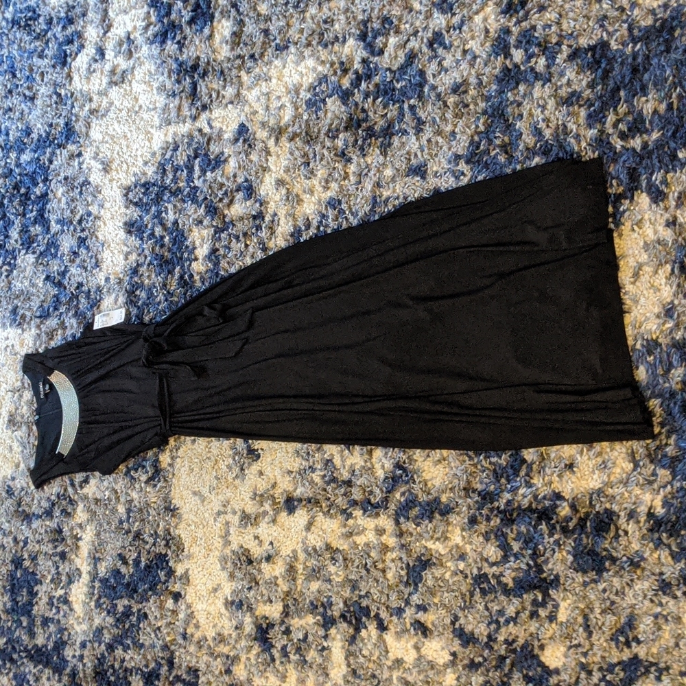 Chic & Modern Black Dress